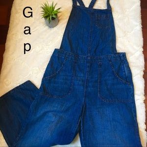 GAP cropped culottes overalls